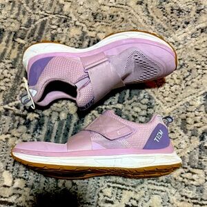 Tiem Slipstream - lilac cycling shoe with clips